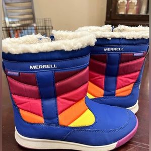 Merrell Size 2 kids snow boots. Light wear.